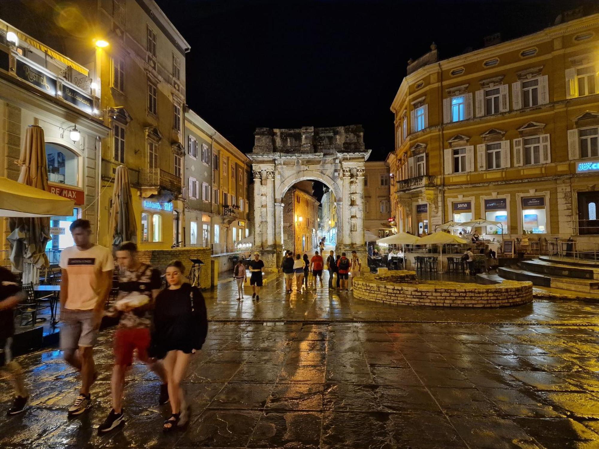 Paradise Pula Exterior photo